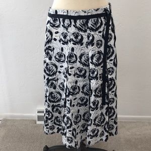 NWT Floral Pleated Skirt